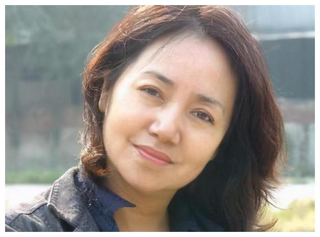 她是李幼斌的亲姐姐,国家一级演员,出道多年拒绝与亲弟弟合作|李野萍