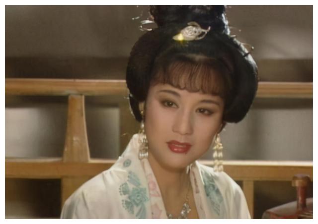 "容妃"李建群,与导演同居不领证,27年无儿女,今悄然离世