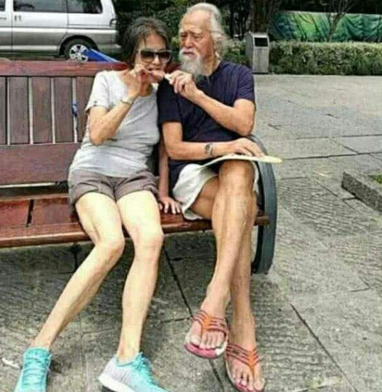 84岁王德顺晒年轻照片犹如行走的荷尔蒙全家人都冻龄