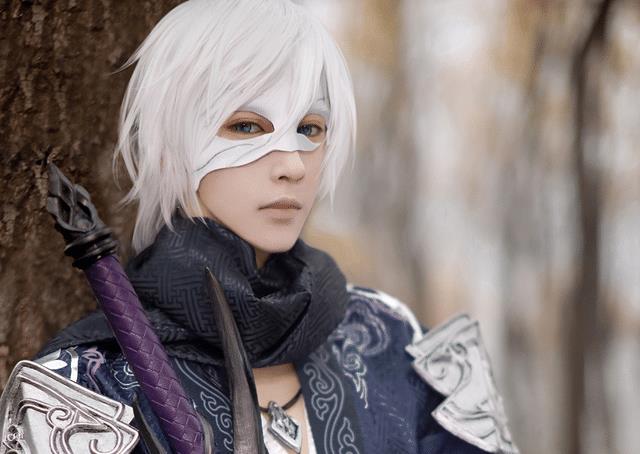 十年后熊祁再cos工藤新一,蛇精锥子脸却让人难以接受