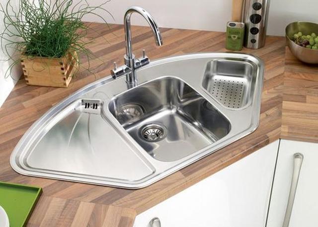 橱柜拐角早就应该装个异形转角洗菜盆了,洗,切,沥一体,人性化