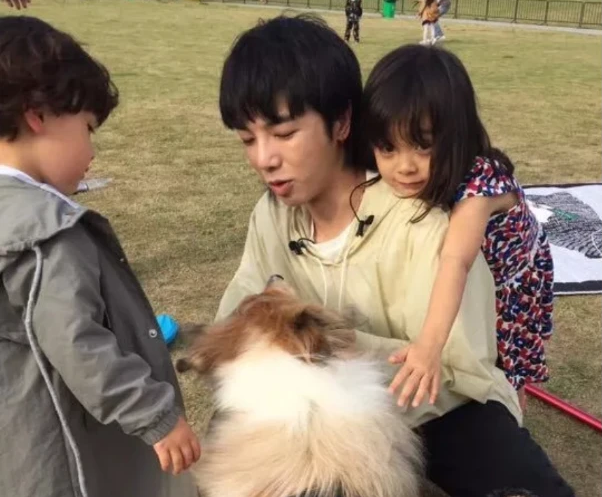 张碧晨放弃事业单身带娃华晨宇放飞自我恋情曝光32岁仍是少年