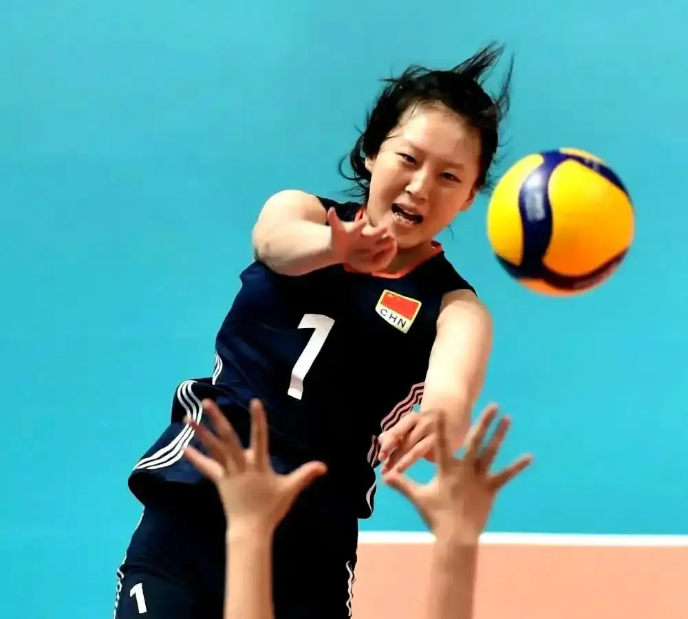 老将退役新人接班：范泊宁董禹含不如李盈莹吴梦洁，女排未来堪忧