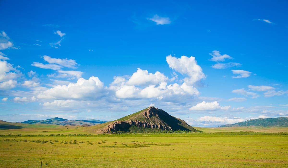 錫林郭勒大草原罕見奇景,西烏旗半拉山,登高遠眺領略廣袤之美