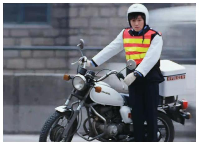 用粤语读才知其中含义|周星驰|粤语|李修贤_新浪新闻