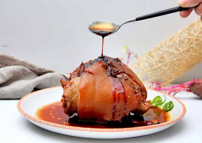 一家名吃孟家扒蹄,肉烂脱骨还鲜香,济南人的最爱