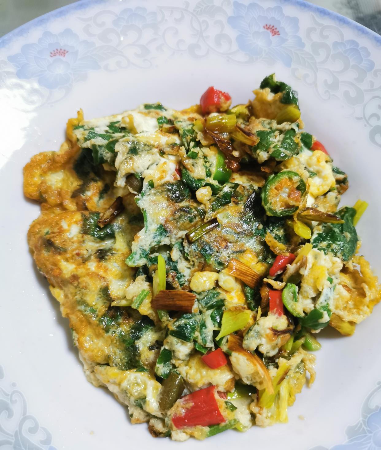 芹菜叶炒鸡蛋,做法简单,减少浪费,营养丰富!