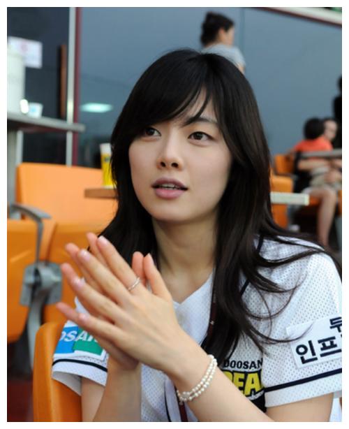 时隔六年,洪秀儿透露当初整容的原因:是为了在中国拍戏