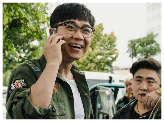 大鹏:默默无闻时受柳岩捧场,成名后力挺柳岩,还让她演女主角