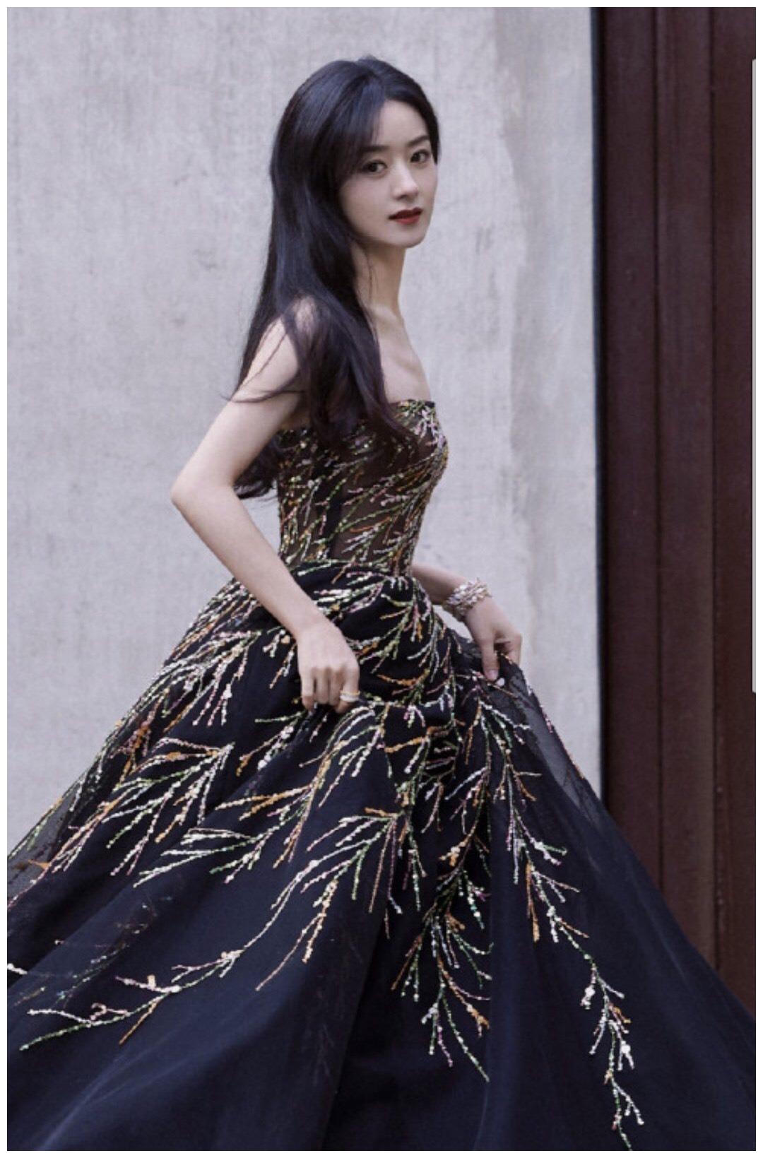 赵丽颖星光大赏连换三套领奖造型美艳大方流光长裙宛若公主