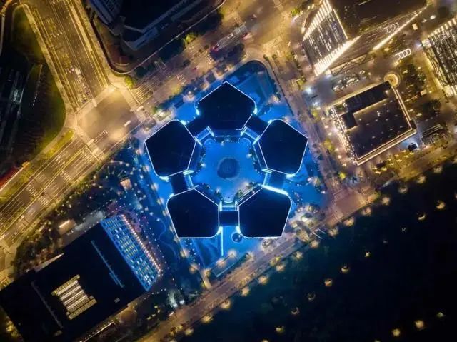 东北首富三振出局！上海新地标“莲花楼”25.2亿沦为法拍房休闲区蓝鸢梦想 - Www.slyday.coM