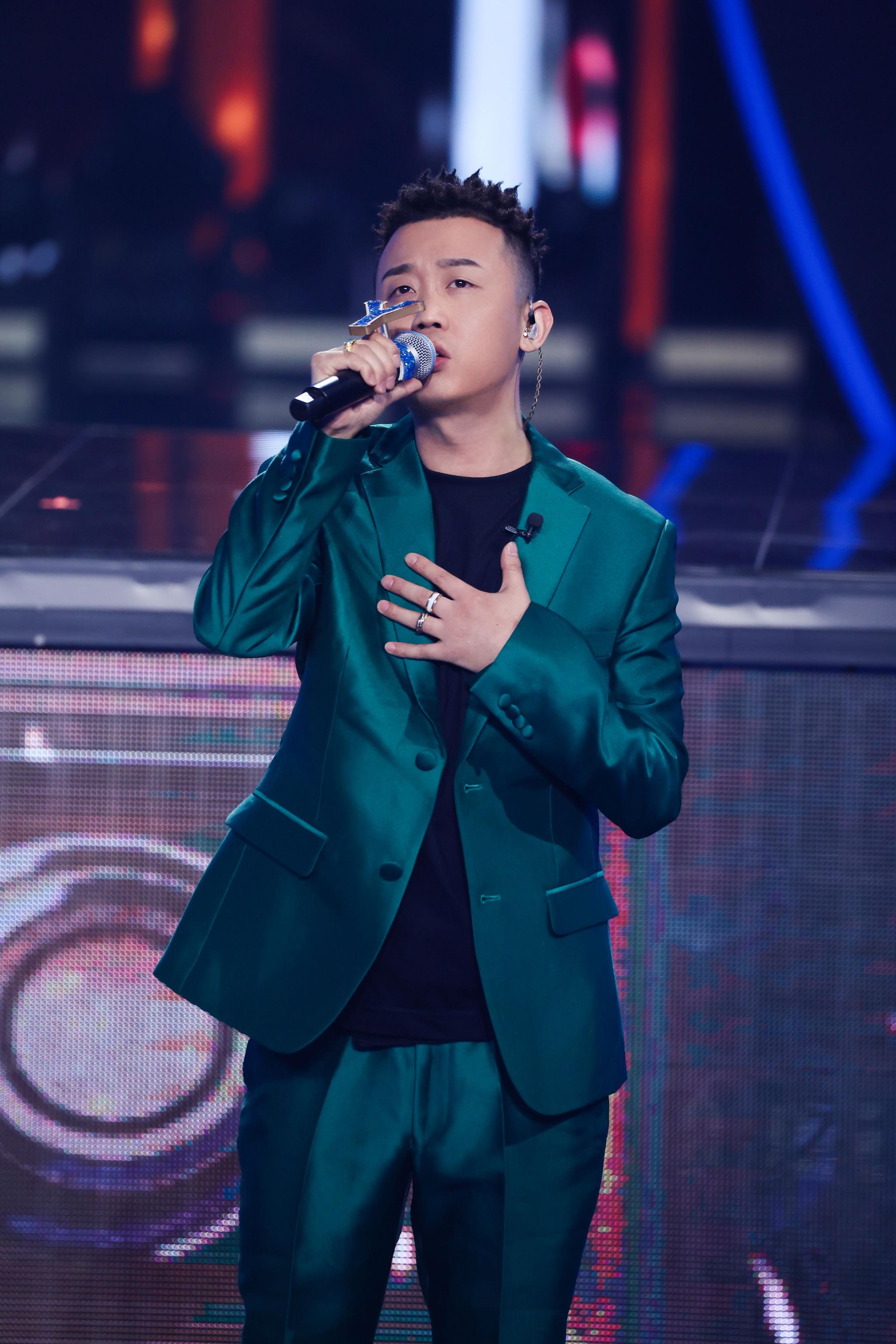 gai周延顺利晋级《我们的歌》总决赛 现场嗨唱经典舞曲活力四射