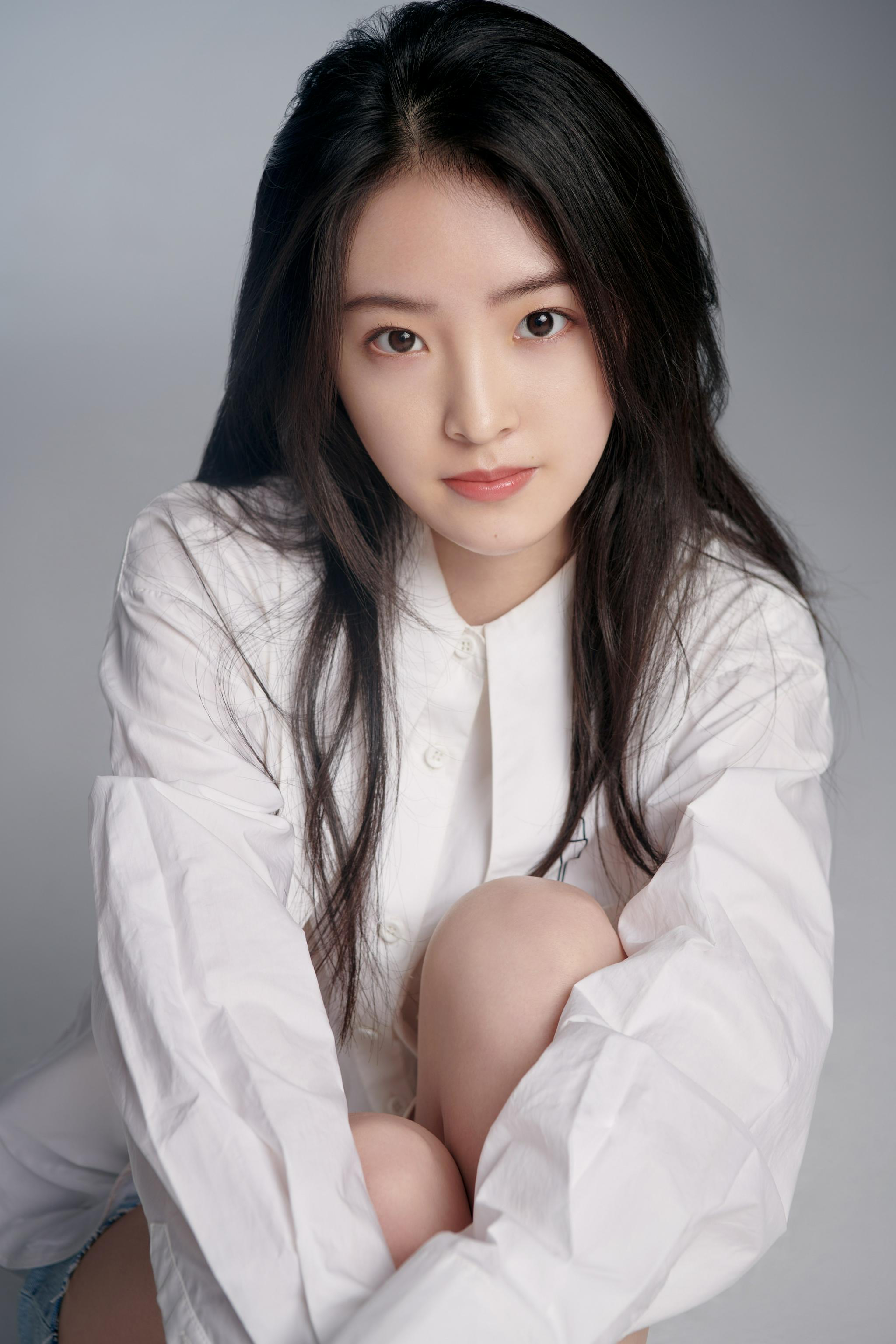 蒋韵兮陪你逐风飞翔热播饰演冰滑少女自带古典气质