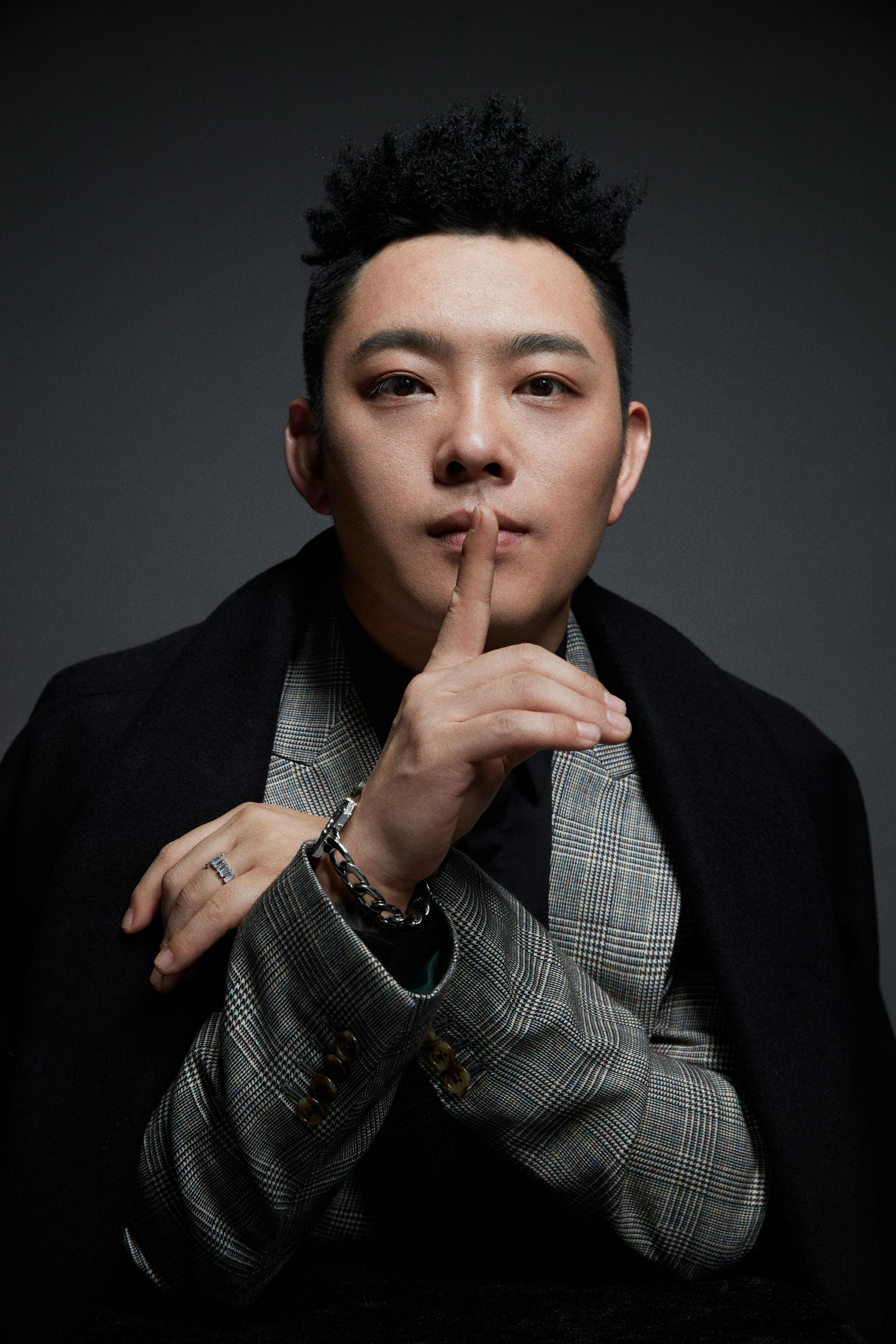 董宝石正式加入壹心娱乐 开启事业新版图|野狼disco|董宝石|老舅_新浪