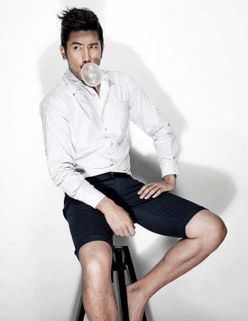 不过,高以翔的粉丝们仍然在努力着,希望能够讨回一个说法,然而就目前