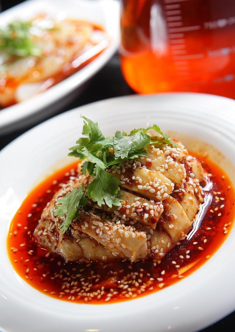 四川口水鸡最正宗的做法,料汁是关键,口感麻辣鲜香,肉质鲜嫩_高清图集