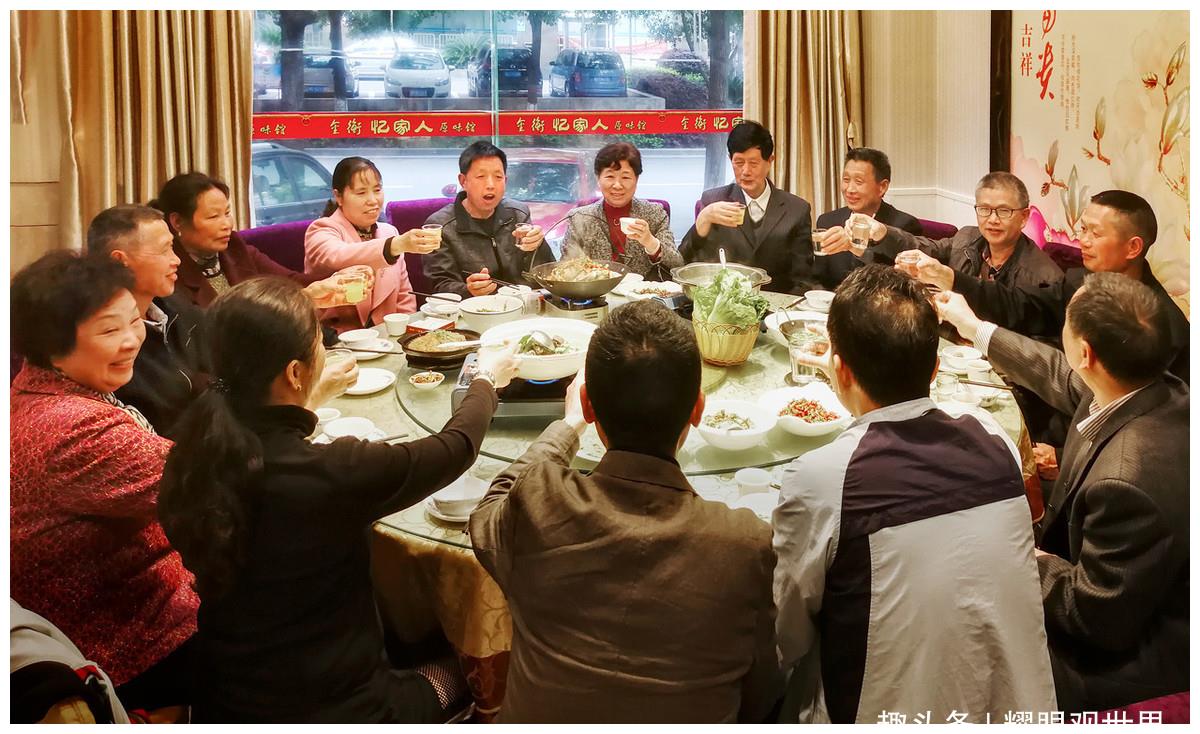 自古以来中国就有浓厚的饭局文化,逢年过节亲人之间联络感情,职业场上