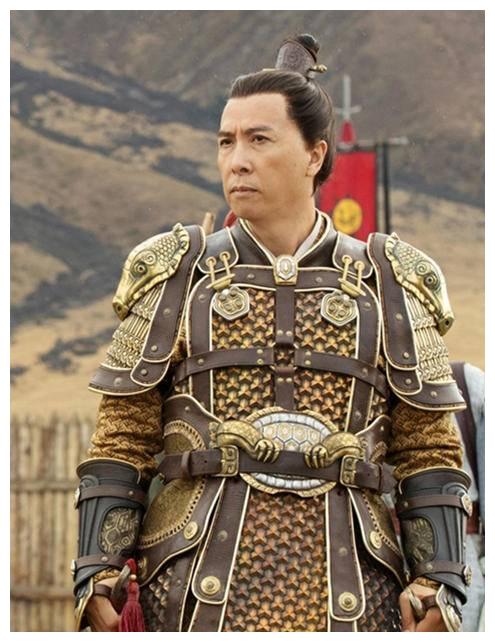 巩俐蒙眼妆神秘甄子丹穿戎装身形魁梧李连杰蓄胡须差点没认出