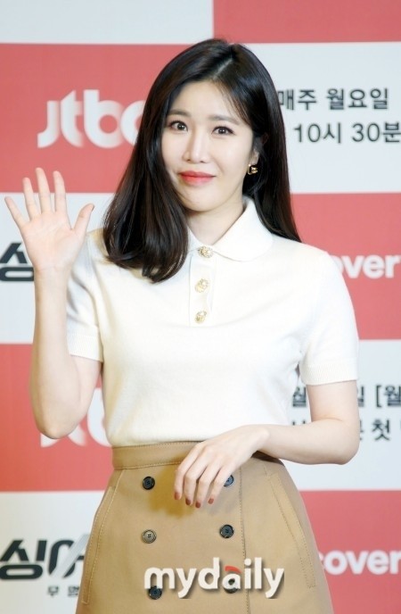 韩国女团davichi成员李海丽sns发亲笔信宣布婚讯