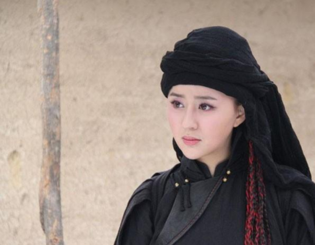 她本是公主的身份,服侍过两位君主,生下3子却也是惨淡离世