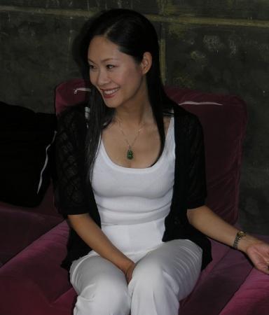 55岁于文华全家照25岁女儿如花似玉二婚丈夫也超级帅气