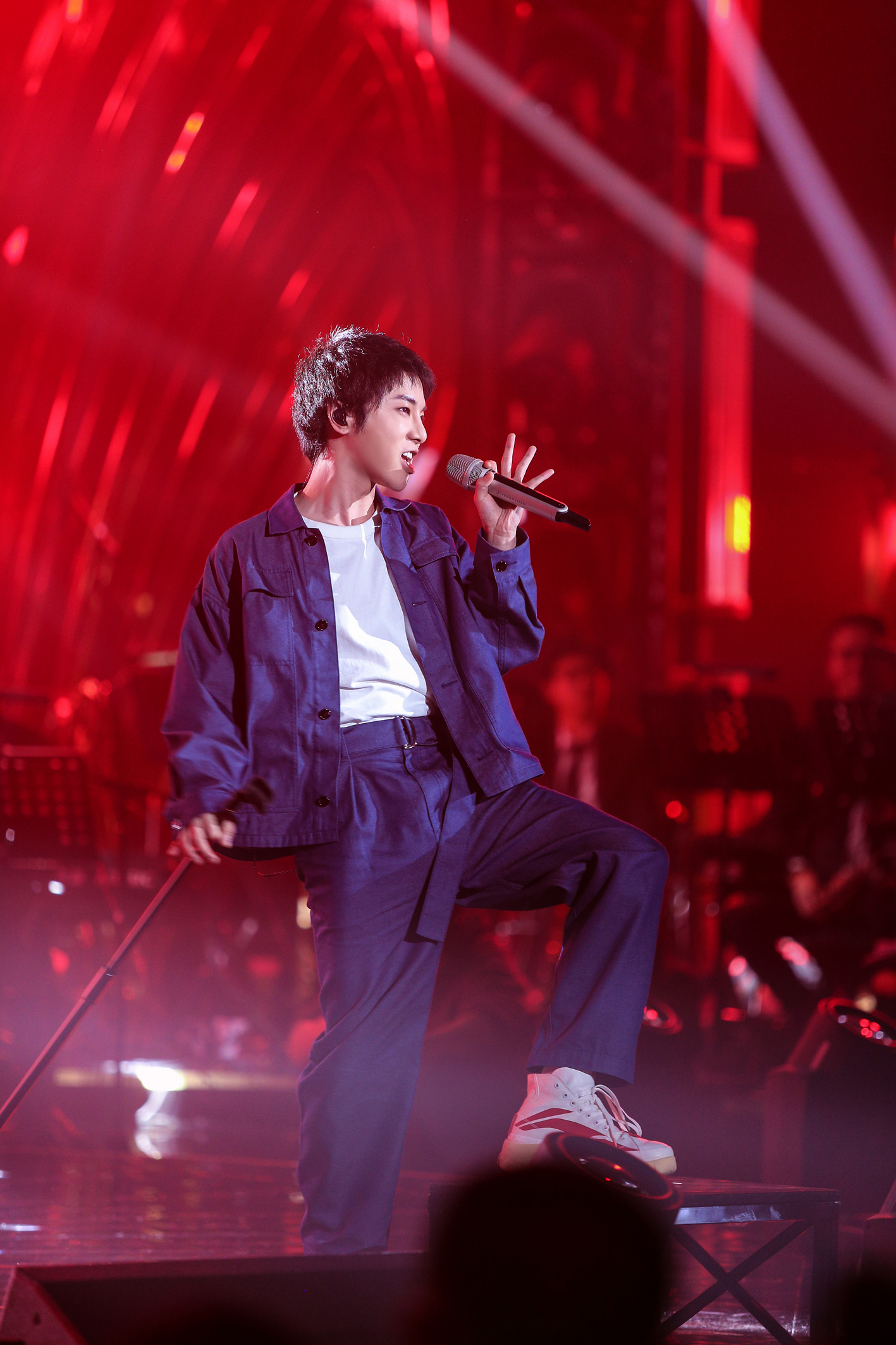 华晨宇寒鸦少年驯服张扬心存敬畏