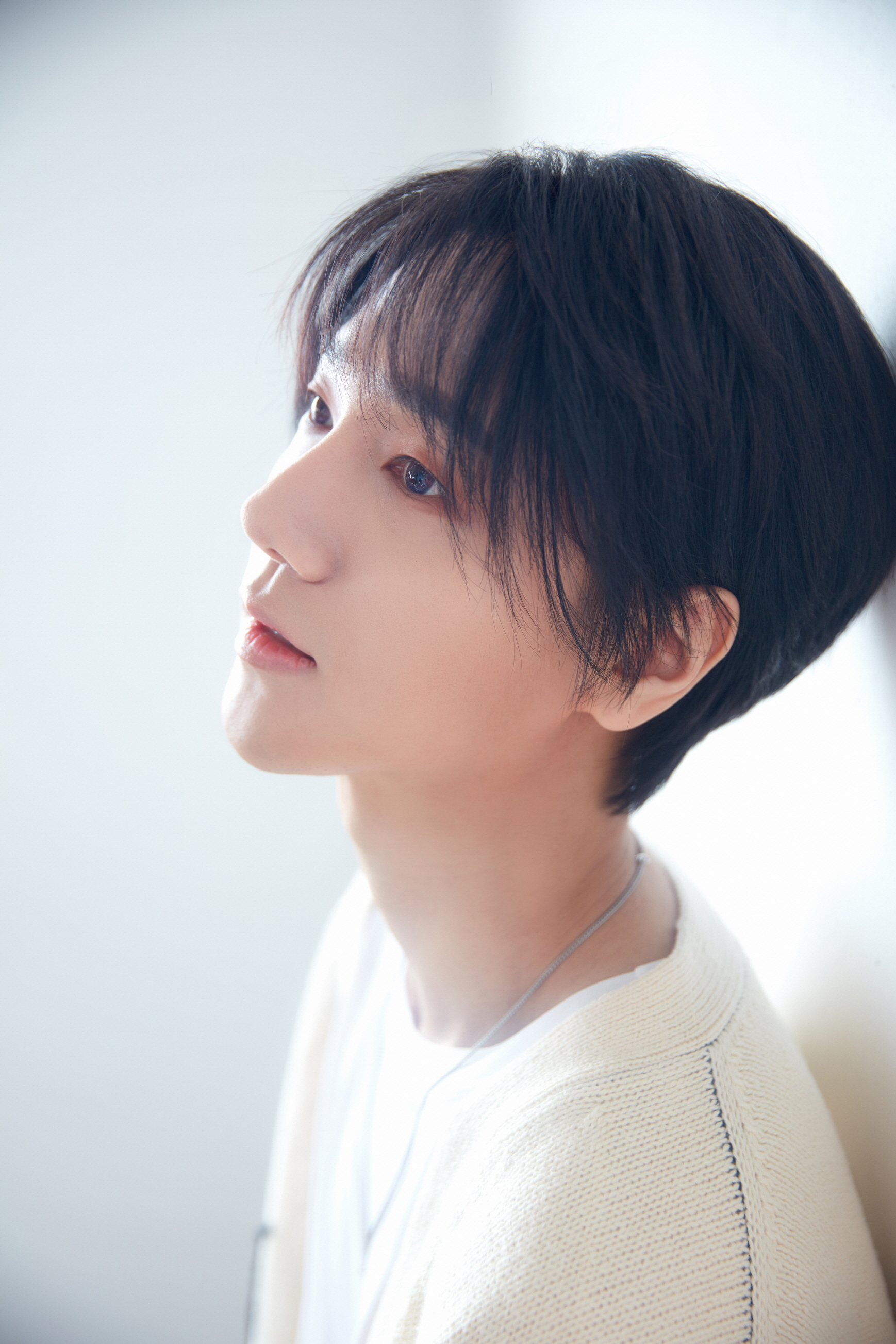 r.y.艺声预告照,以帅气的外貌狙击歌迷的心