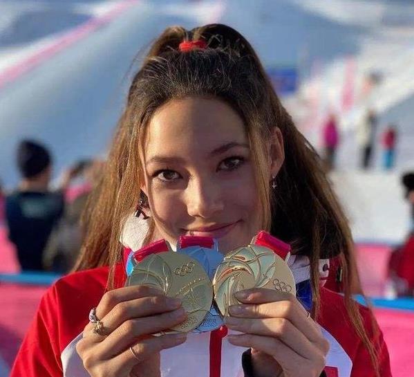 张艺兴和谷爱凌视频全程陷入尴尬，引起网友热议休闲区蓝鸢梦想 - Www.slyday.coM