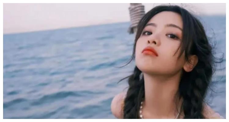 图片[7]-杨超越繁花大片，人比花艳，真是太美了!-沐风文化