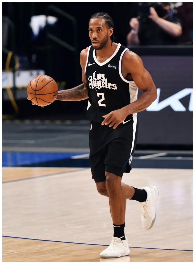 伦纳德对阵库里