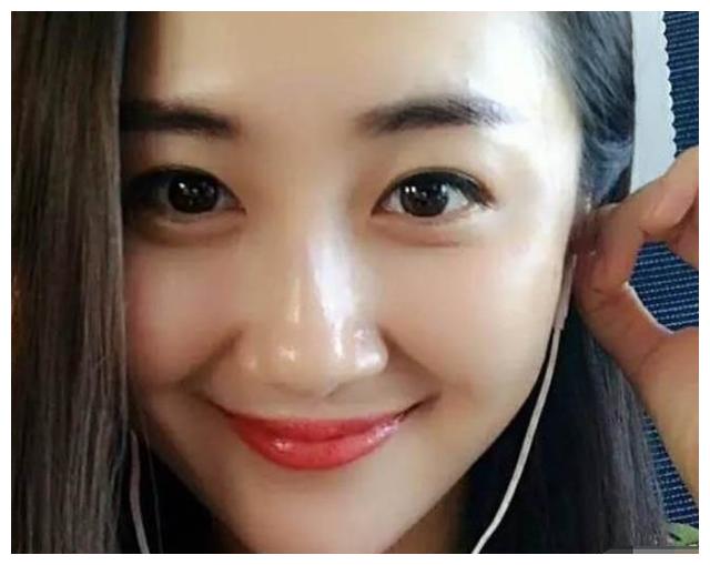 宋小宝妻子,身材高挑长相靓丽,龙凤胎儿女,遗传了妈妈的美貌