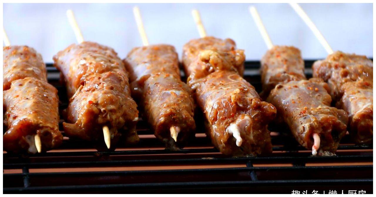 9元买了四根鸭脖子,简单烤一烤,比卤着吃的还好