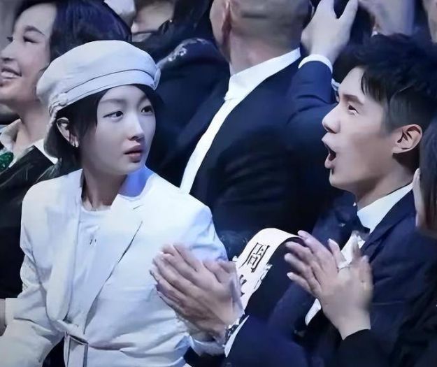 刘昊然行为惹争议,打球时抠完脚又闻手,被吐槽不讲卫生休闲区蓝鸢梦想 - Www.slyday.coM 刘昊然行为惹争议,打球时抠完脚又闻手,被吐槽不讲卫生休闲区蓝鸢梦想 - Www.slyday.coM