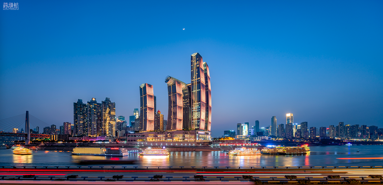 朝天门:连接世界的窗口,触手可及的未来