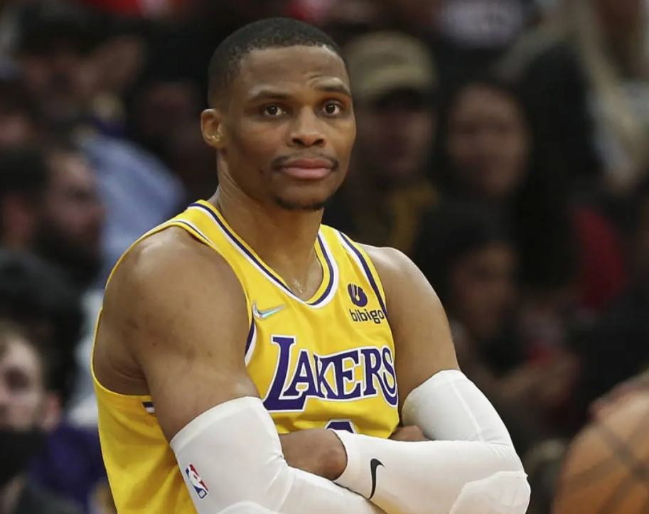 无私的威少,送出15个助攻赛季新高|湖人队|三连胜|浓眉哥_新浪新闻