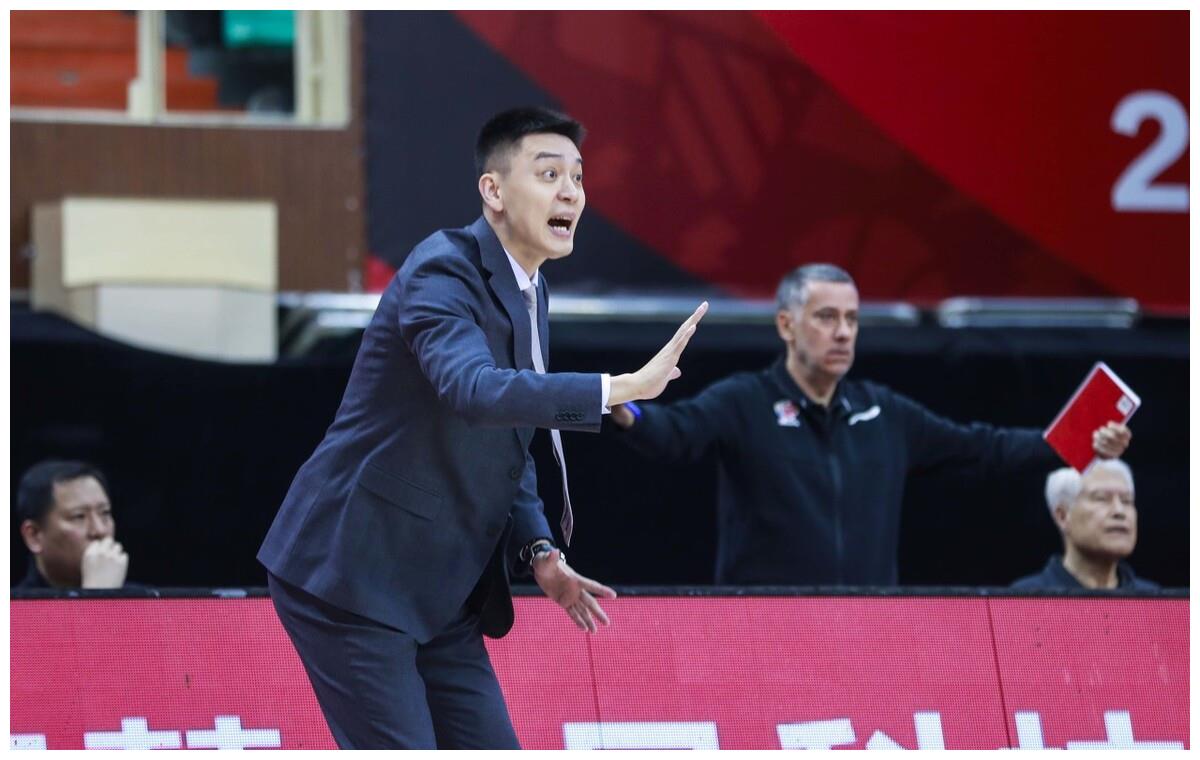 杨明教练主教练图片