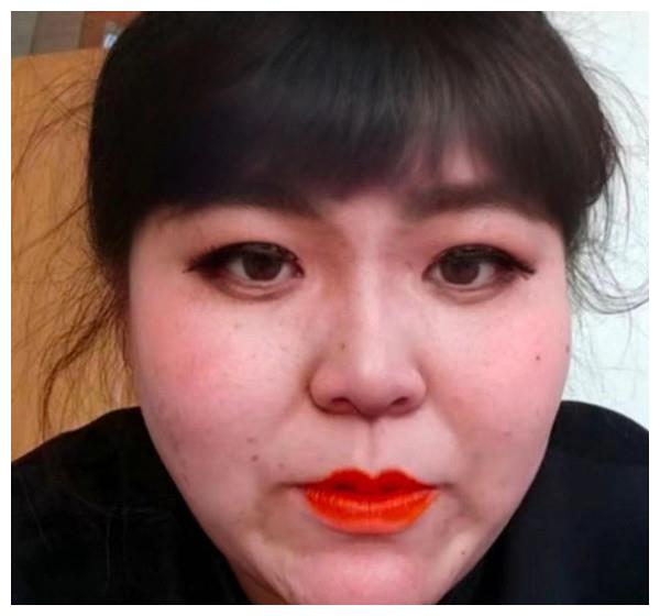 网红郭老师直播谈流量明星,吐槽肖战蛤蟆脸,粉丝不满怒批搏出位__财经