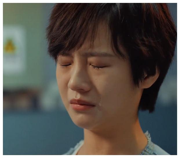 如今的李庚希才只有20岁的年纪,但她的皮肤却让人