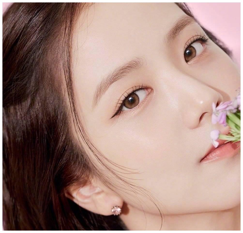 惊鸿一瞥一眼万年人见人夸的金智秀jisoo,奶fufu的小秀