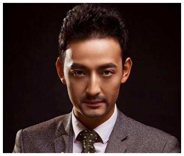 从1994年开始,直到去世的前一年2005年,丛飞一直在坚定不移做公益事业