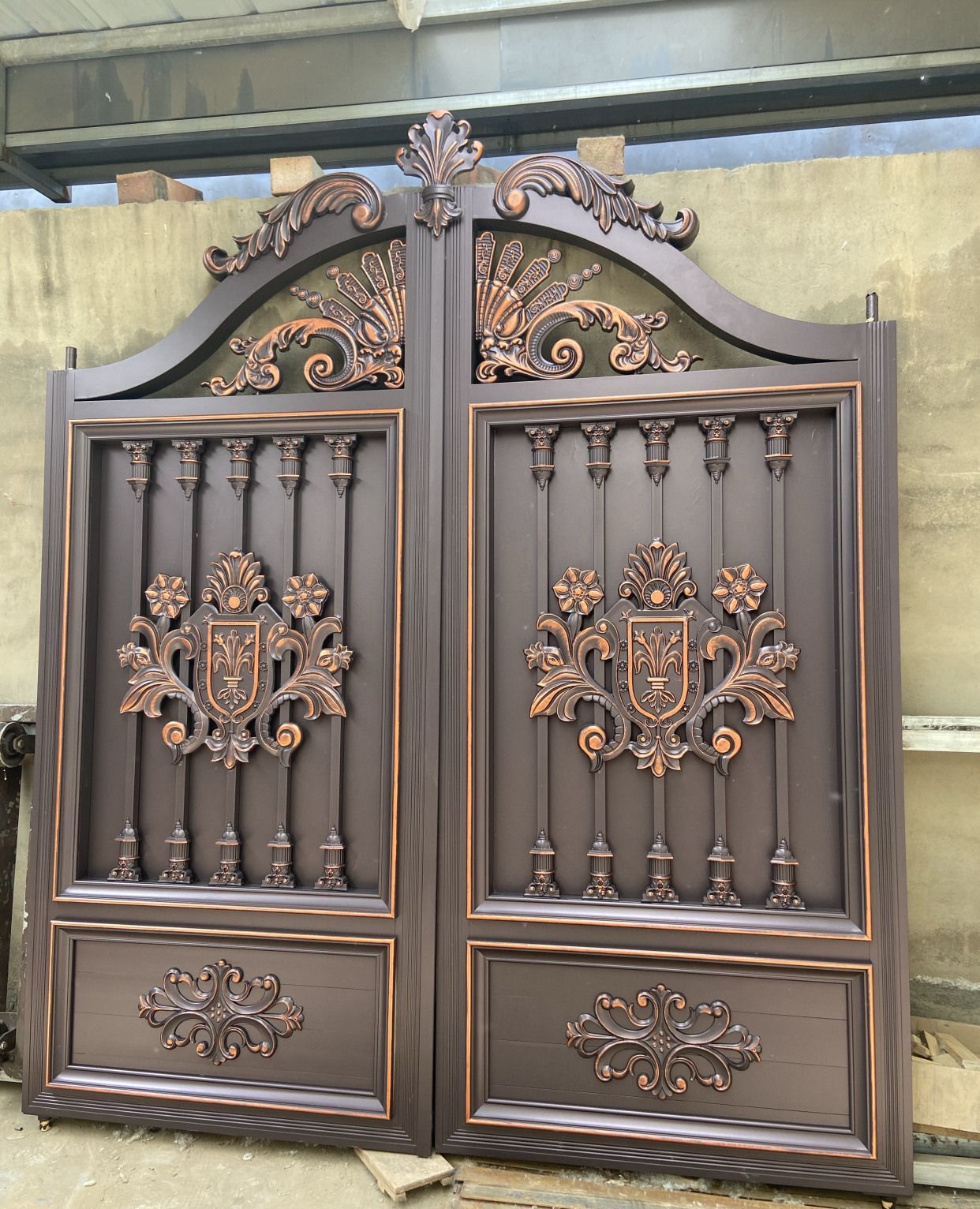 2米多宽的铝艺庭院大门,历时10天时间,大家看看效果怎么样