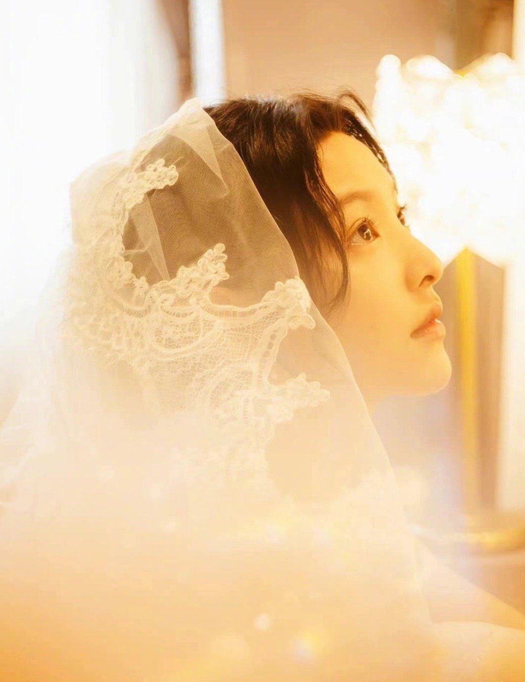 章若楠真的好甜穿婚纱录你好星期六民国婚纱扮相温婉秀丽