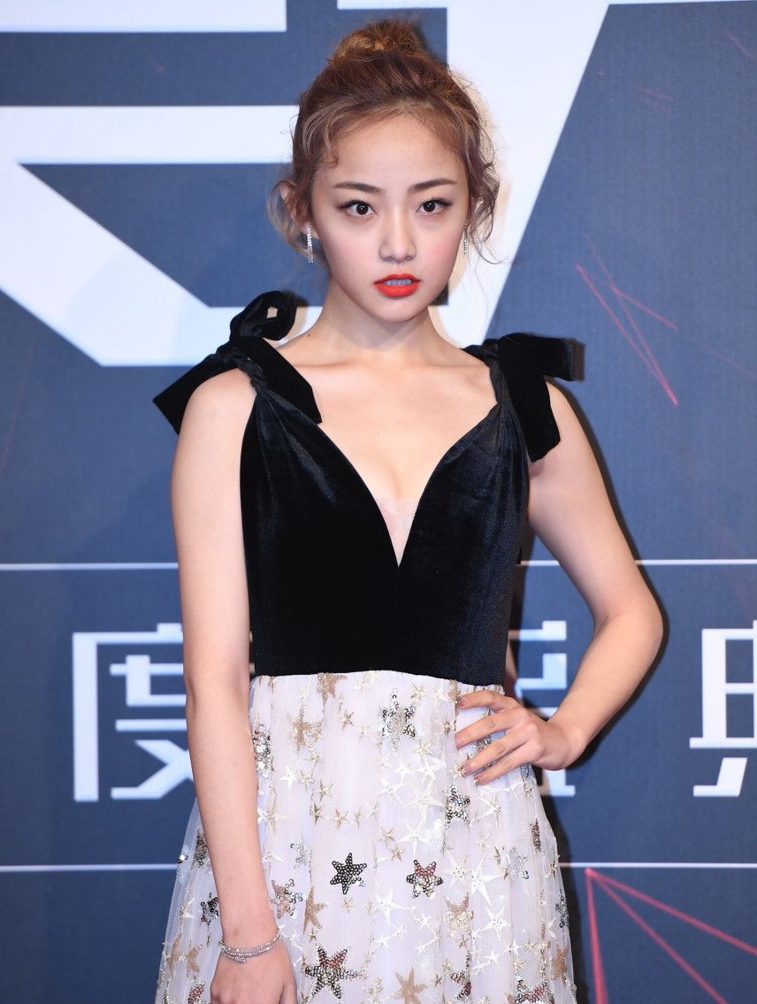 女神吴佳怡个人照片,时尚又富有女人味!_高清图集_新浪网