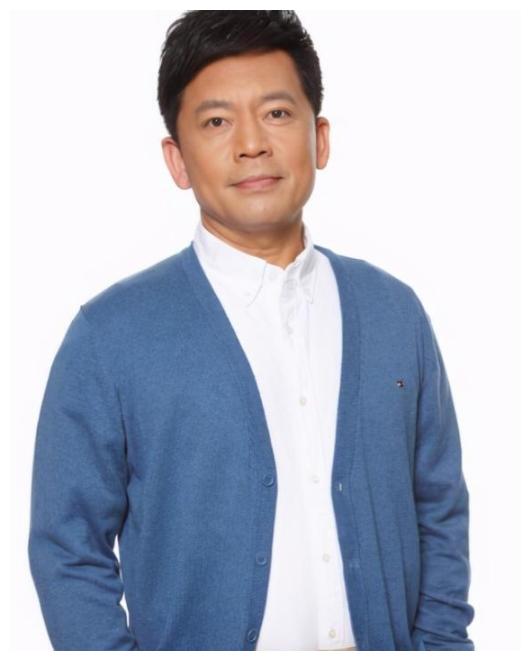 一级演员何政军,隐藏28年妻子是我们熟悉的她,怪不得不愿公开