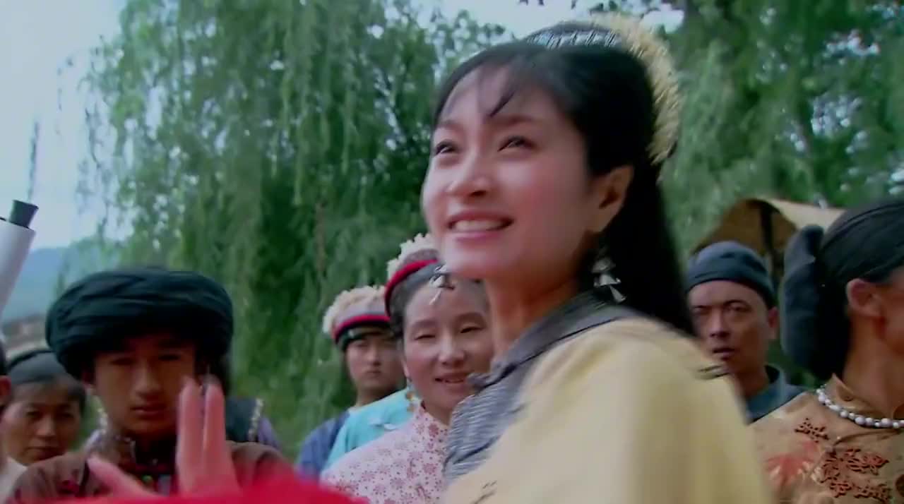 白秋云开业没请恶霸,恶霸要砸店,没想到秋云一箭双雕