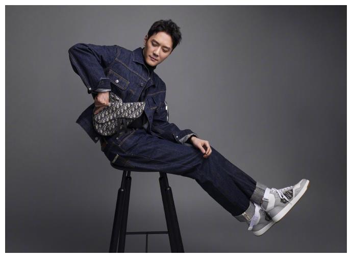 冯绍峰凡尔赛回应暴瘦:藏了多年终于被发现