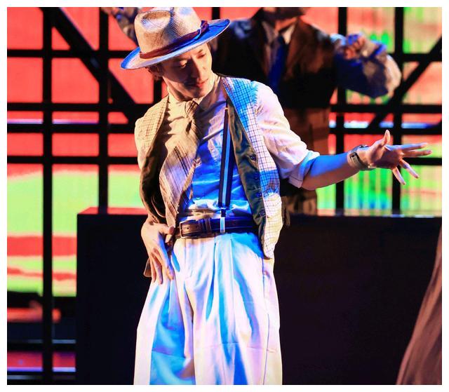 《街舞》4总决赛:王一博多个热搜出圈,与布布和杨凯互动好有爱休闲区蓝鸢梦想 - Www.slyday.coM 《街舞》4总决赛:王一博多个热搜出圈,与布布和杨凯互动好有爱休闲区蓝鸢梦想 - Www.slyday.coM