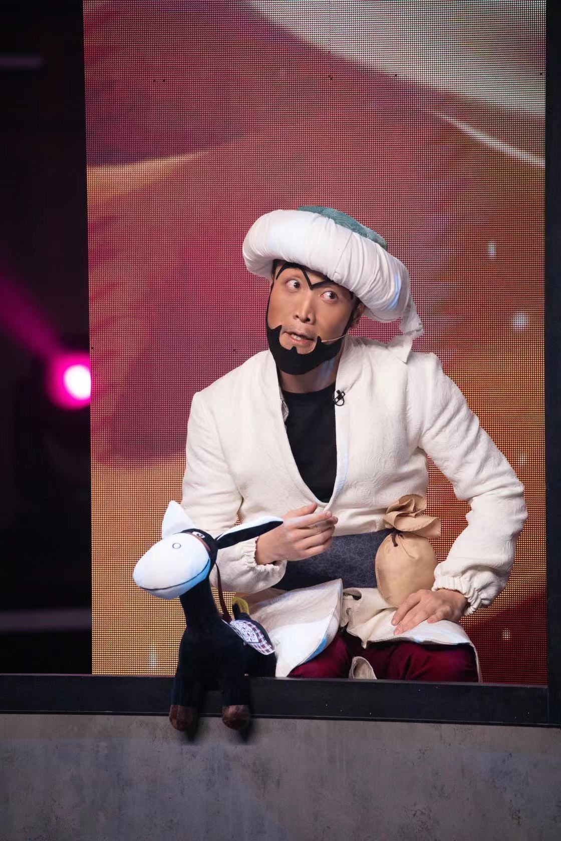 张海宇《百变大咖秀》一人饰二角 模仿朴树重现经典大获好评