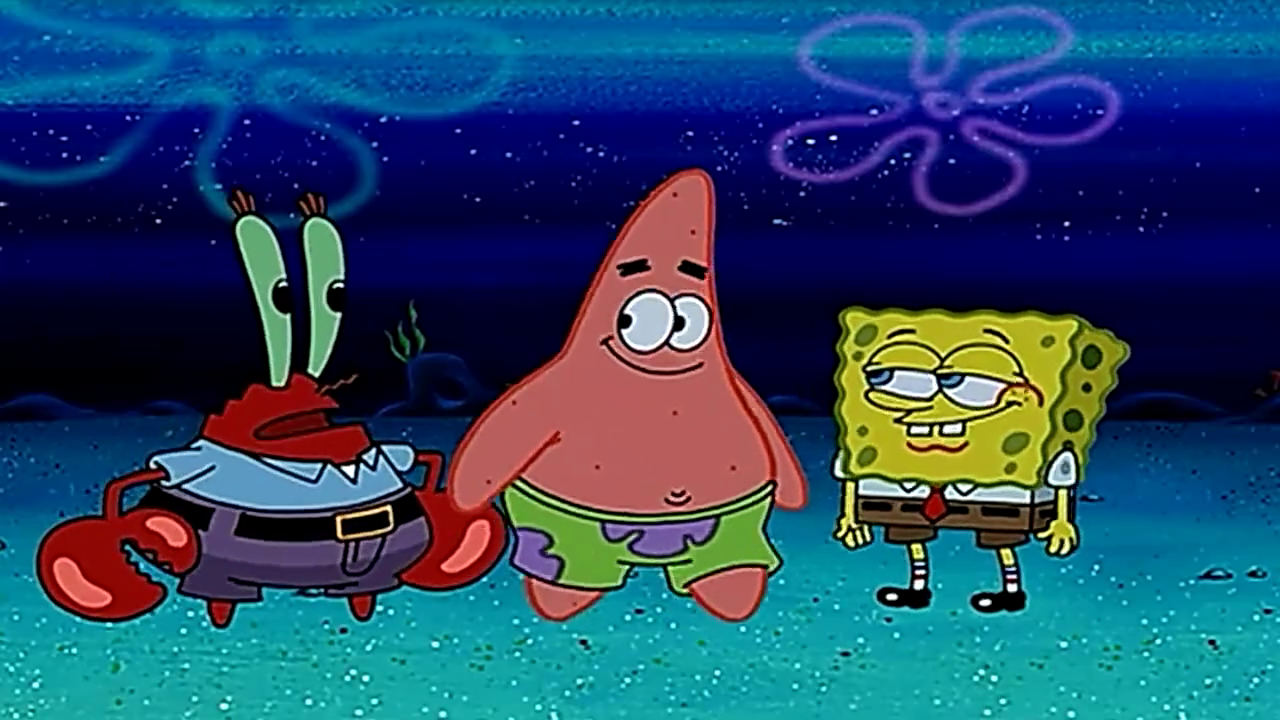 蟹老板跟着派大星一起玩充气泳池 派大星好享受啊