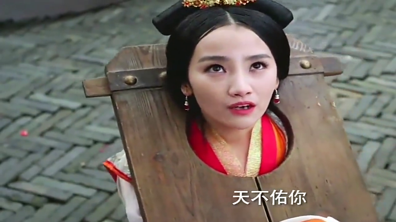 现代美女穿越到古代竟是在断头台?她仰天狂飙英文,骗过了所有人